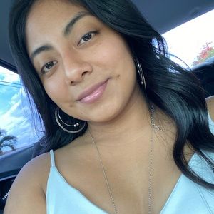 Meet your Posher, Enedina